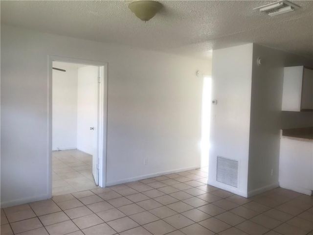 1038 NW 8th Avenue, Fort Lauderdale, FL 33311
