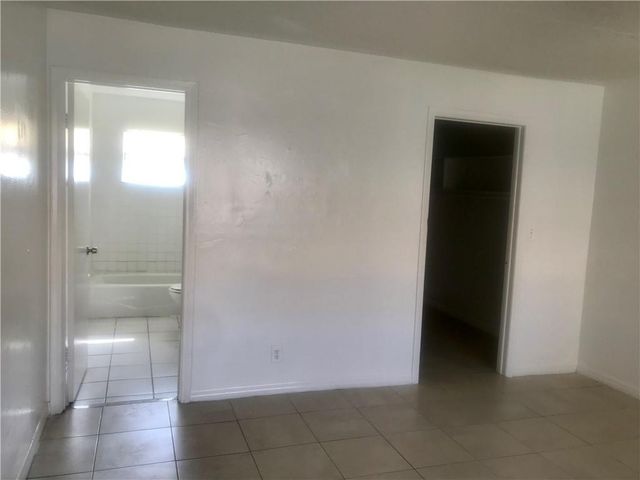 1038 NW 8th Avenue, Fort Lauderdale, FL 33311