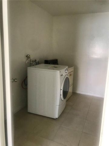 1038 NW 8th Avenue, Fort Lauderdale, FL 33311