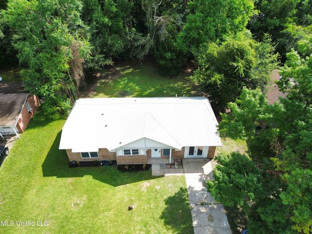 15316 Anderson Drive, Biloxi, MS 39532
