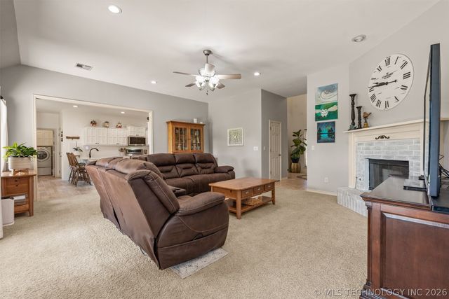12457 N 165th East Avenue, Collinsville, OK 74021