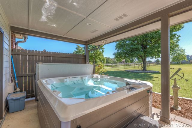 12457 N 165th East Avenue, Collinsville, OK 74021
