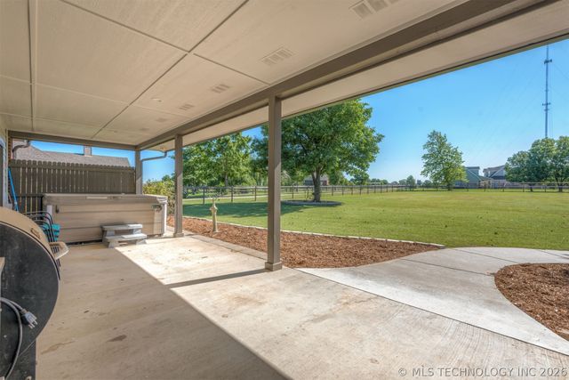 12457 N 165th East Avenue, Collinsville, OK 74021