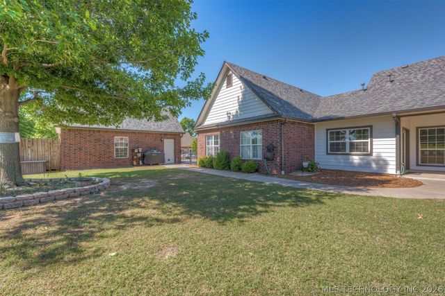 12457 N 165th East Avenue, Collinsville, OK 74021