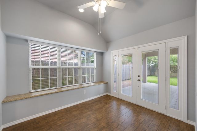 9854 Meadow Bend Lane, Houston, TX 77065
