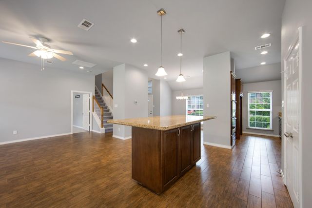 9854 Meadow Bend Lane, Houston, TX 77065