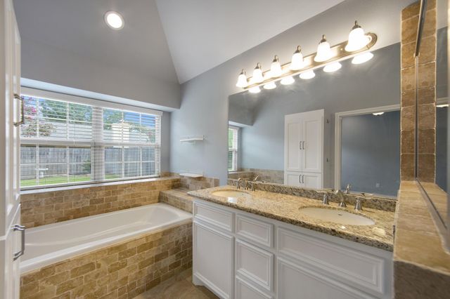 9854 Meadow Bend Lane, Houston, TX 77065