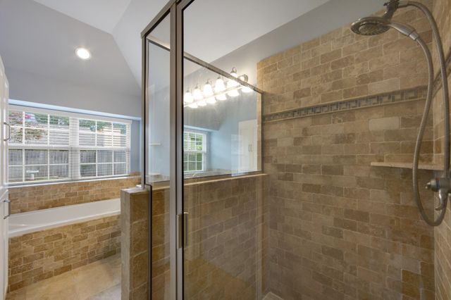 9854 Meadow Bend Lane, Houston, TX 77065