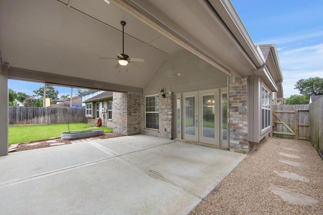 9854 Meadow Bend Lane, Houston, TX 77065