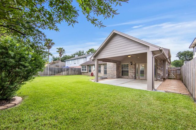 9854 Meadow Bend Lane, Houston, TX 77065
