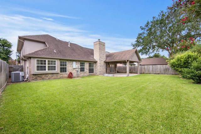 9854 Meadow Bend Lane, Houston, TX 77065