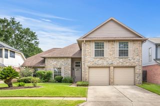 9854 Meadow Bend Lane, Houston, TX 77065