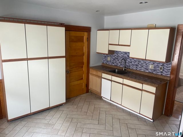 105 Wentworth Street 2, Bridgeport, CT 06606