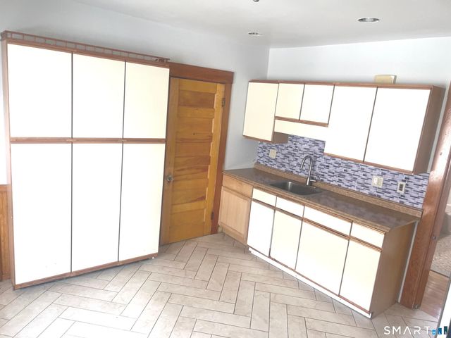 105 Wentworth Street 2, Bridgeport, CT 06606