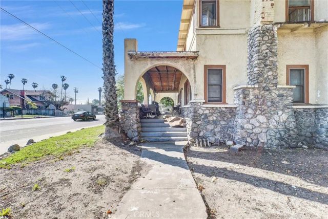 593 N San Antonio, Pomona, CA 91767