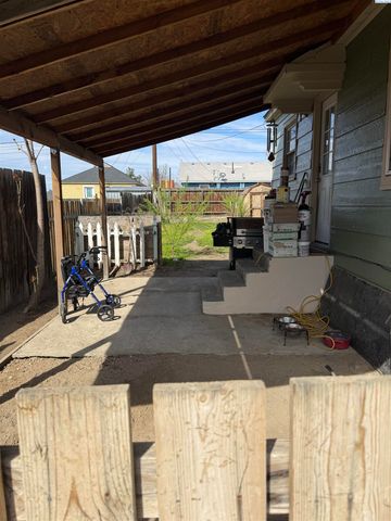 227 E 3rd, Kennewick, WA 99336