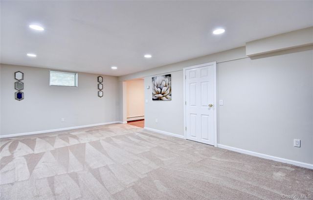 37 Clinton Drive, Washingtonville, NY 10992