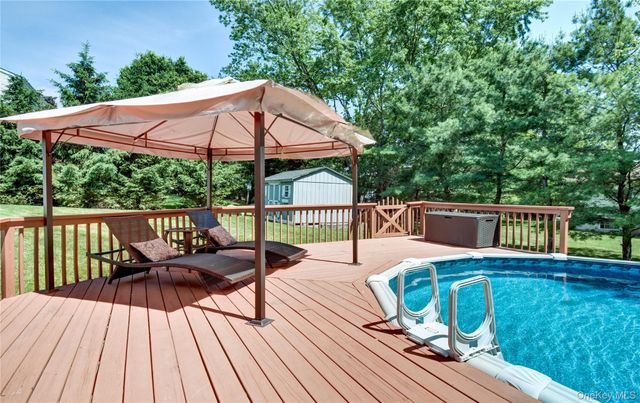 37 Clinton Drive, Washingtonville, NY 10992