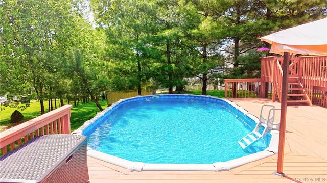 37 Clinton Drive, Washingtonville, NY 10992