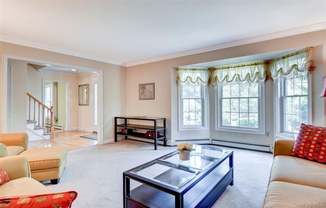 37 Clinton Drive, Washingtonville, NY 10992