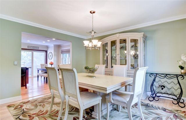 37 Clinton Drive, Washingtonville, NY 10992