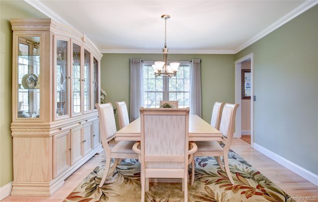 37 Clinton Drive, Washingtonville, NY 10992