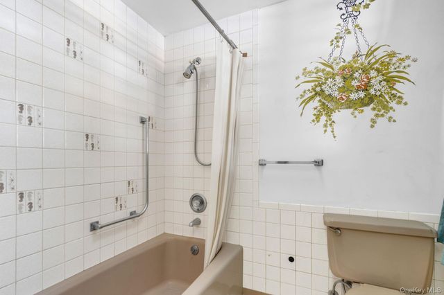 7 Lake Drive, Sparkill, NY 10976