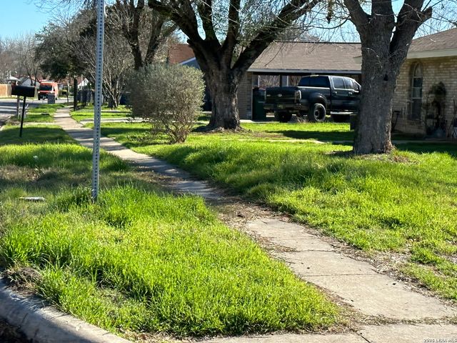 5734 Harefield, San Antonio, TX 78228