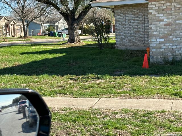 5734 Harefield, San Antonio, TX 78228