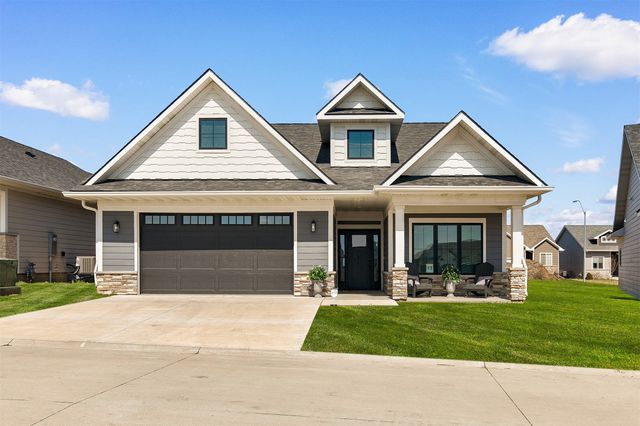 2505 SE Vintage Lane, Waukee, IA 50263