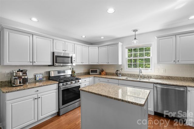 20 Bent Oak Lane, Asheville, NC 28803
