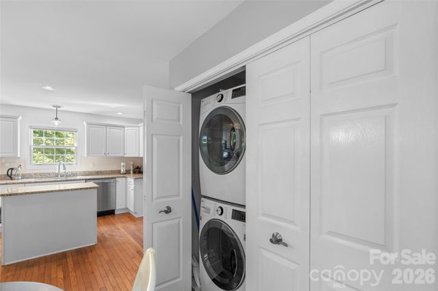 20 Bent Oak Lane, Asheville, NC 28803