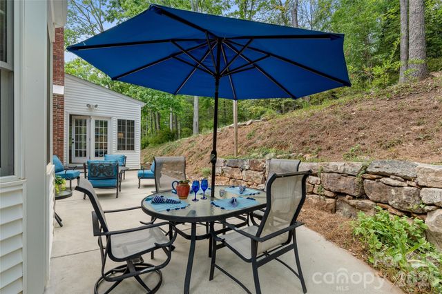 20 Bent Oak Lane, Asheville, NC 28803