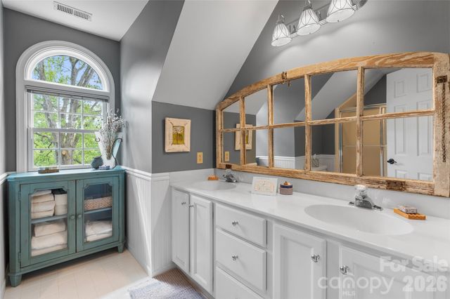 20 Bent Oak Lane, Asheville, NC 28803