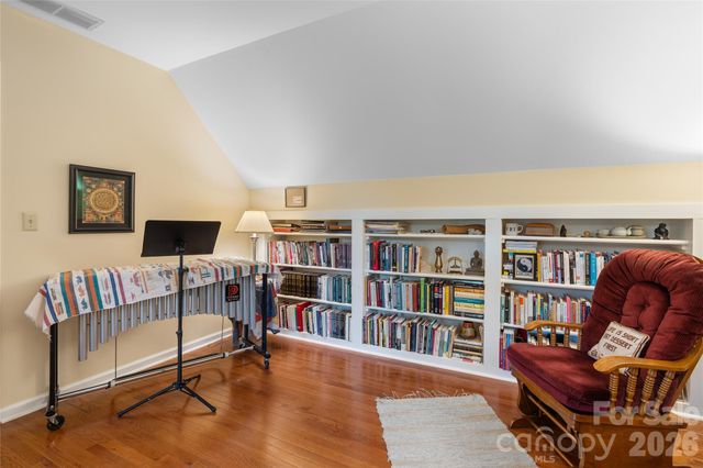 20 Bent Oak Lane, Asheville, NC 28803