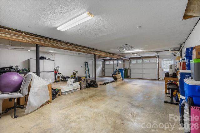20 Bent Oak Lane, Asheville, NC 28803
