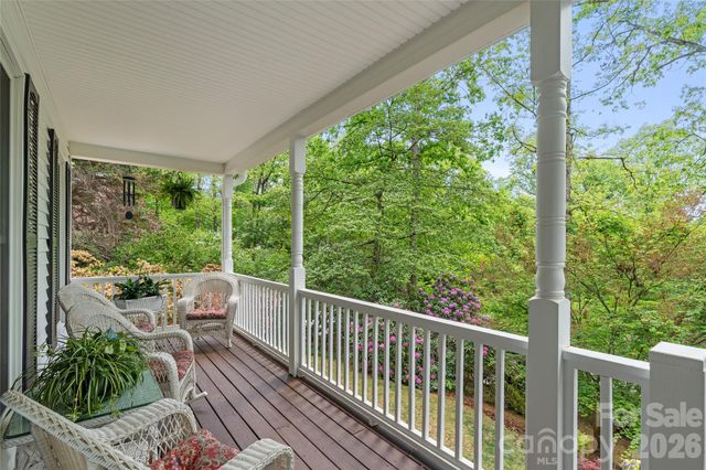 20 Bent Oak Lane, Asheville, NC 28803