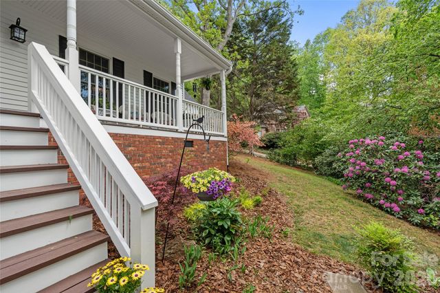 20 Bent Oak Lane, Asheville, NC 28803