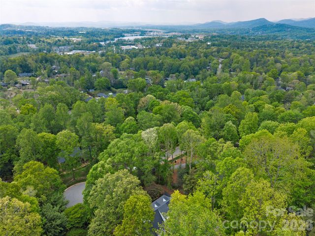 20 Bent Oak Lane, Asheville, NC 28803