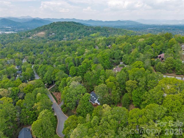 20 Bent Oak Lane, Asheville, NC 28803