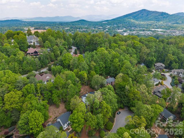 20 Bent Oak Lane, Asheville, NC 28803