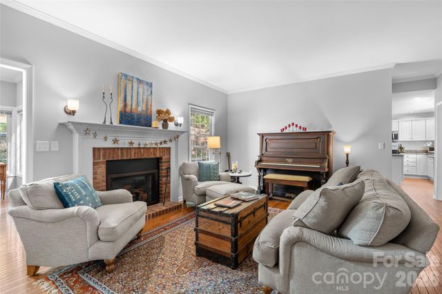 20 Bent Oak Lane, Asheville, NC 28803