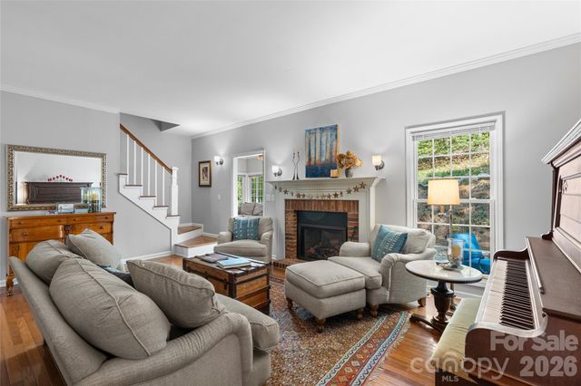 20 Bent Oak Lane, Asheville, NC 28803