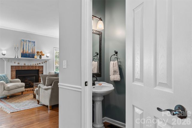 20 Bent Oak Lane, Asheville, NC 28803