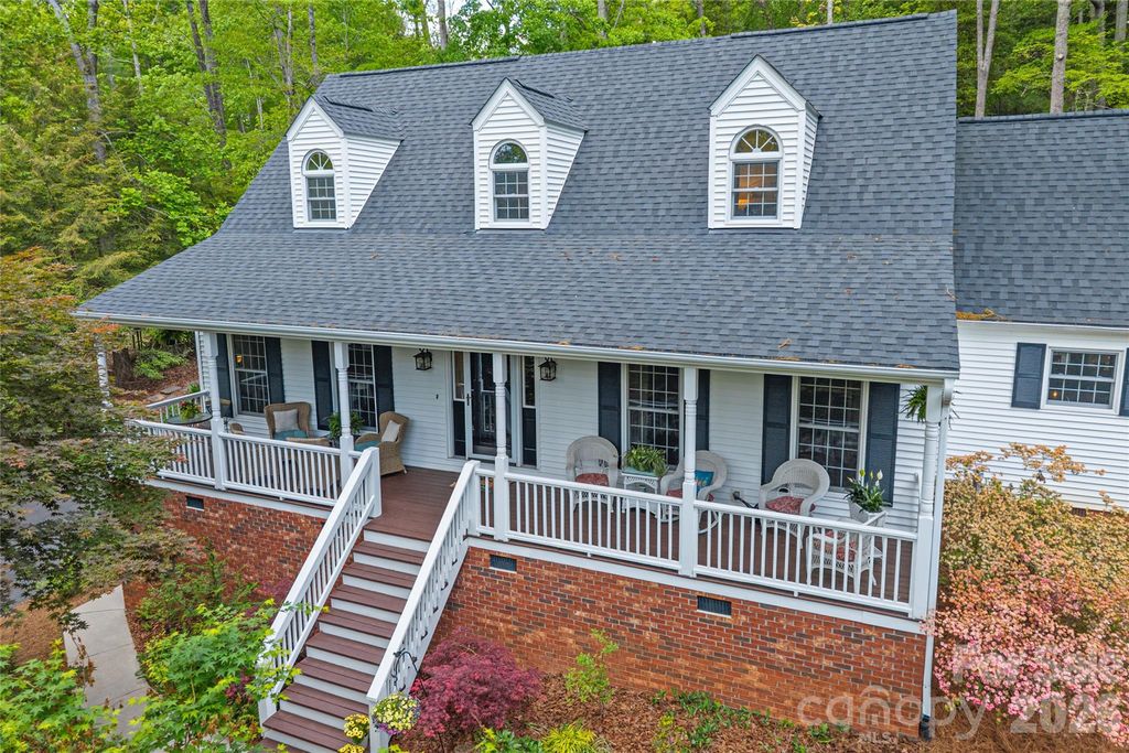 20 Bent Oak Lane, Asheville, NC 28803