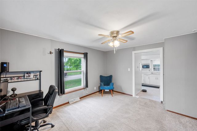 807 Hatton Avenue, Dallas Center, IA 50063