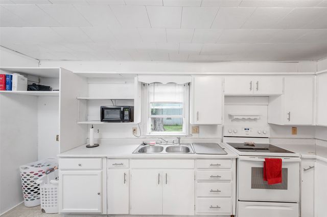 807 Hatton Avenue, Dallas Center, IA 50063