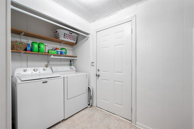 807 Hatton Avenue, Dallas Center, IA 50063