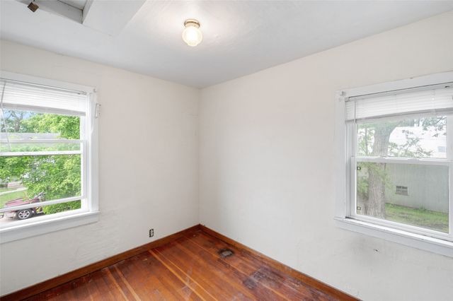 807 Hatton Avenue, Dallas Center, IA 50063