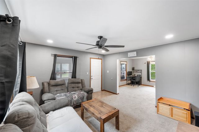 807 Hatton Avenue, Dallas Center, IA 50063
